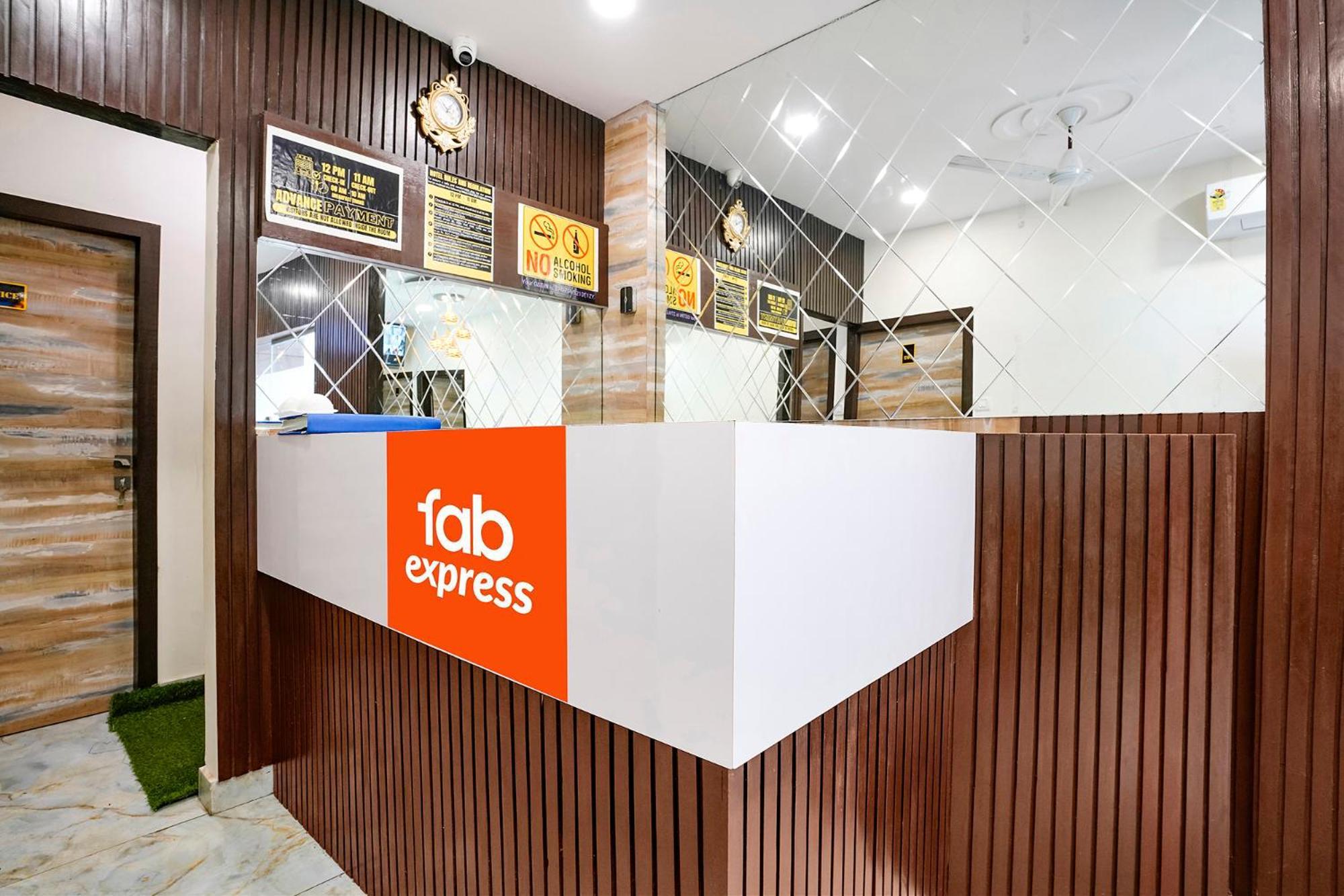 Отель Fabexpress Good Luck Residency - Nr Nesco Exhibition Center Мумбаи Экстерьер фото